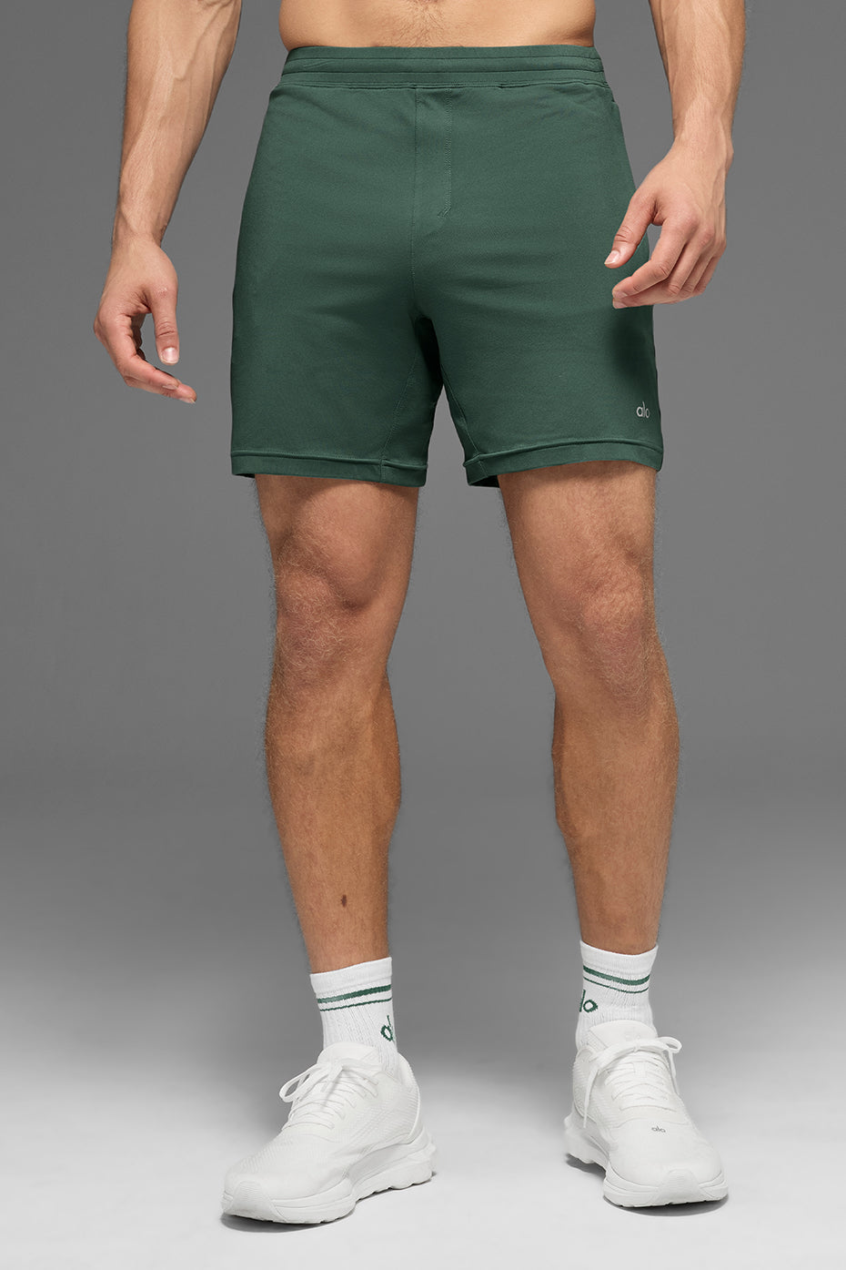 7" Conquer React Performance Short - Clover Green