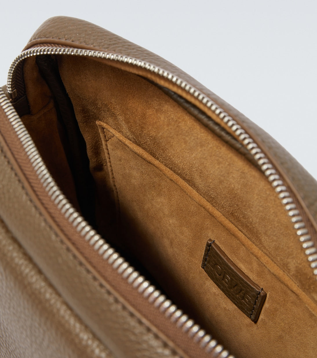 Loewe - Pebble Medium leather messenger bag