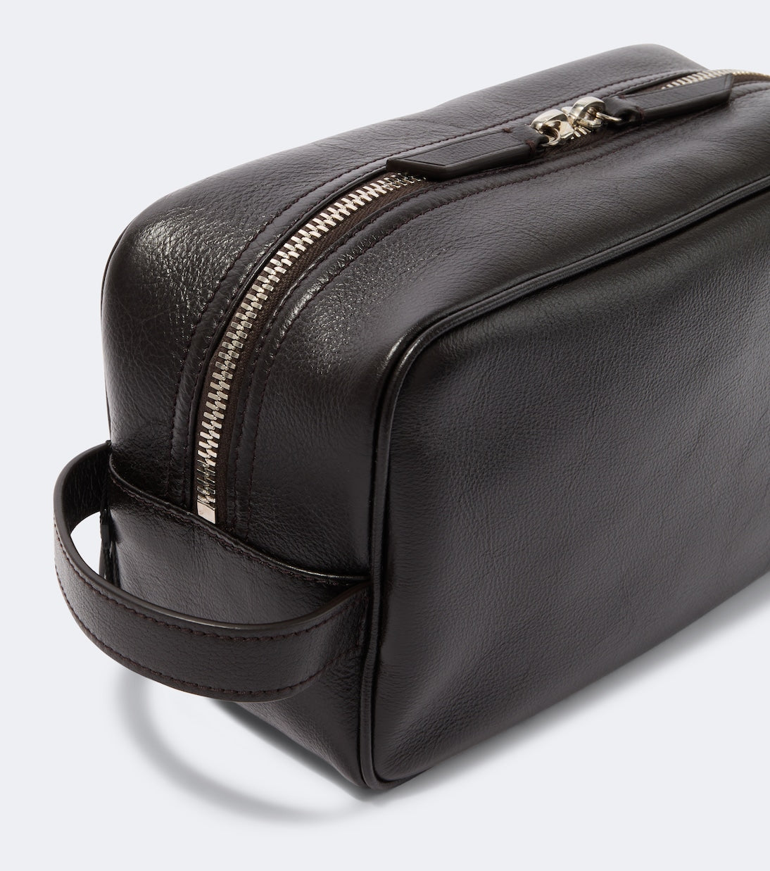 Métier - Leather toiletry bag