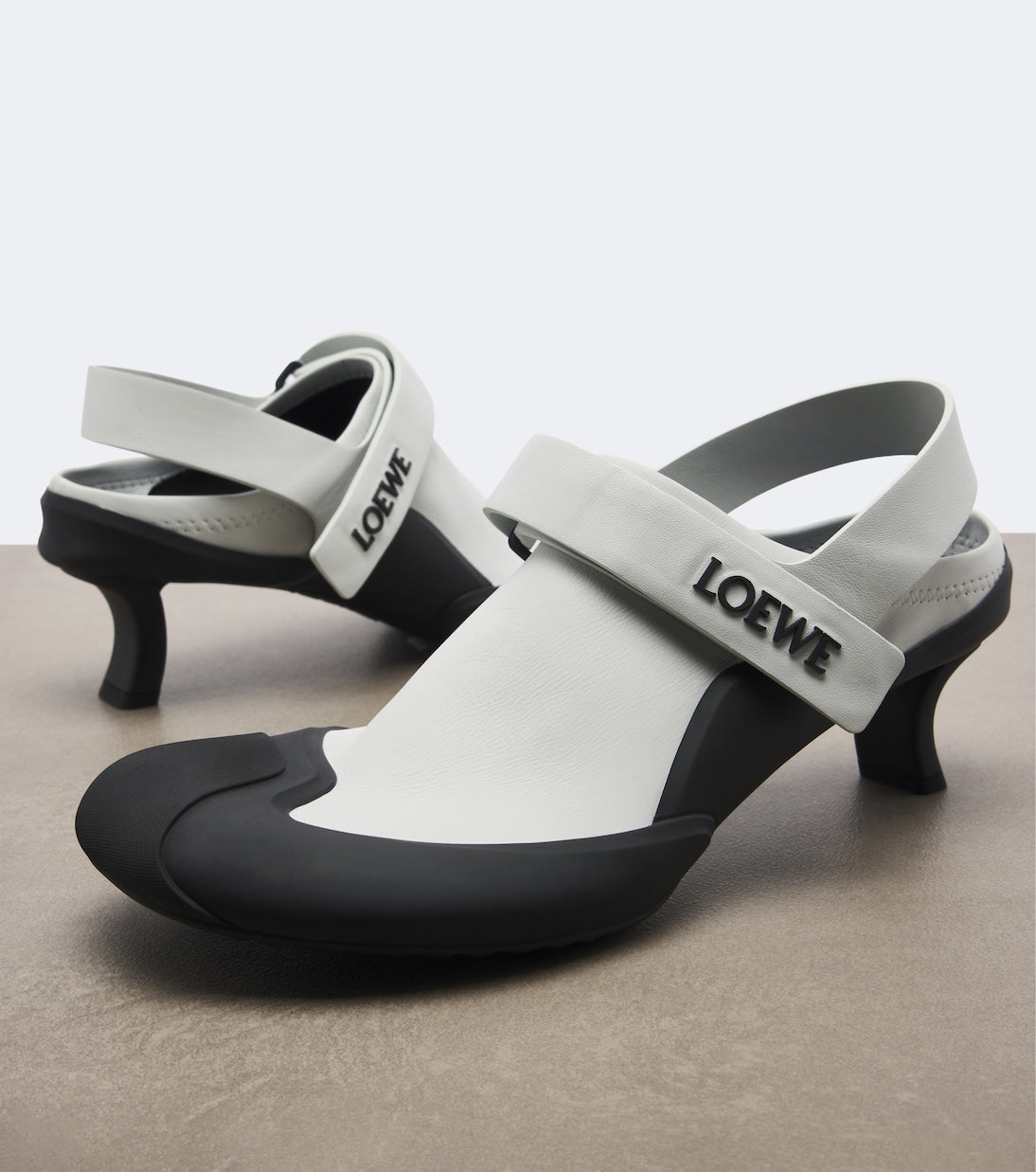 Loewe - Dive Slingback leather pumps