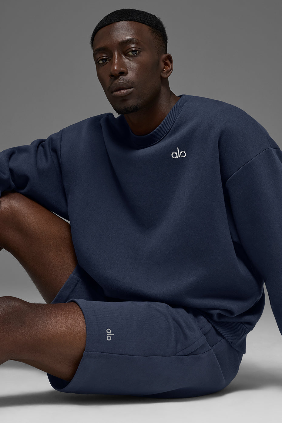 Accolade Crew Neck Pullover - Navy