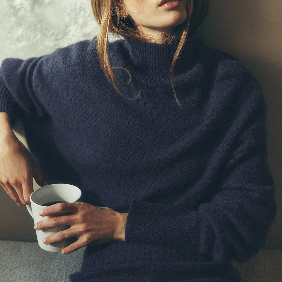 Wool Cashmere Cropped New Class Turtleneck Sweater - Navy