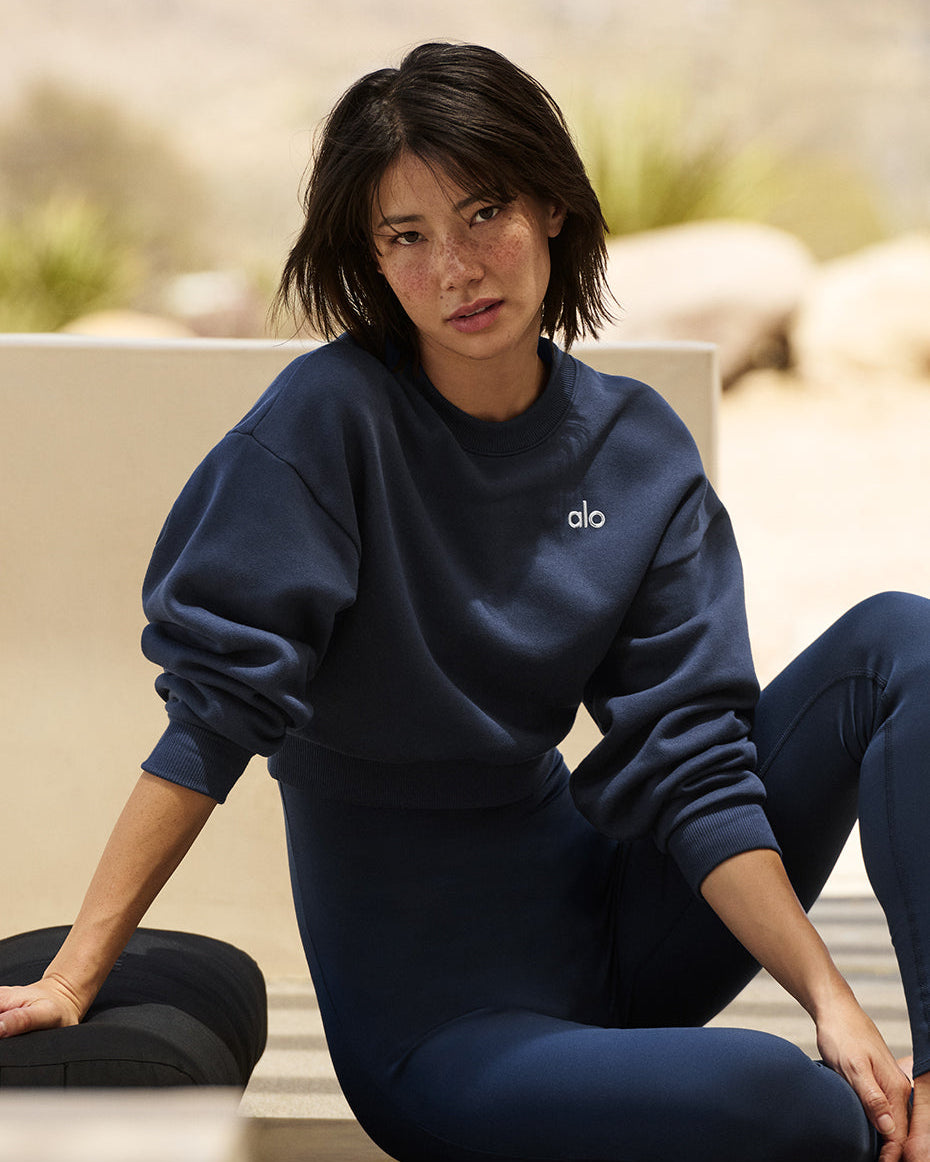Cropped Accolade Crewneck - Navy