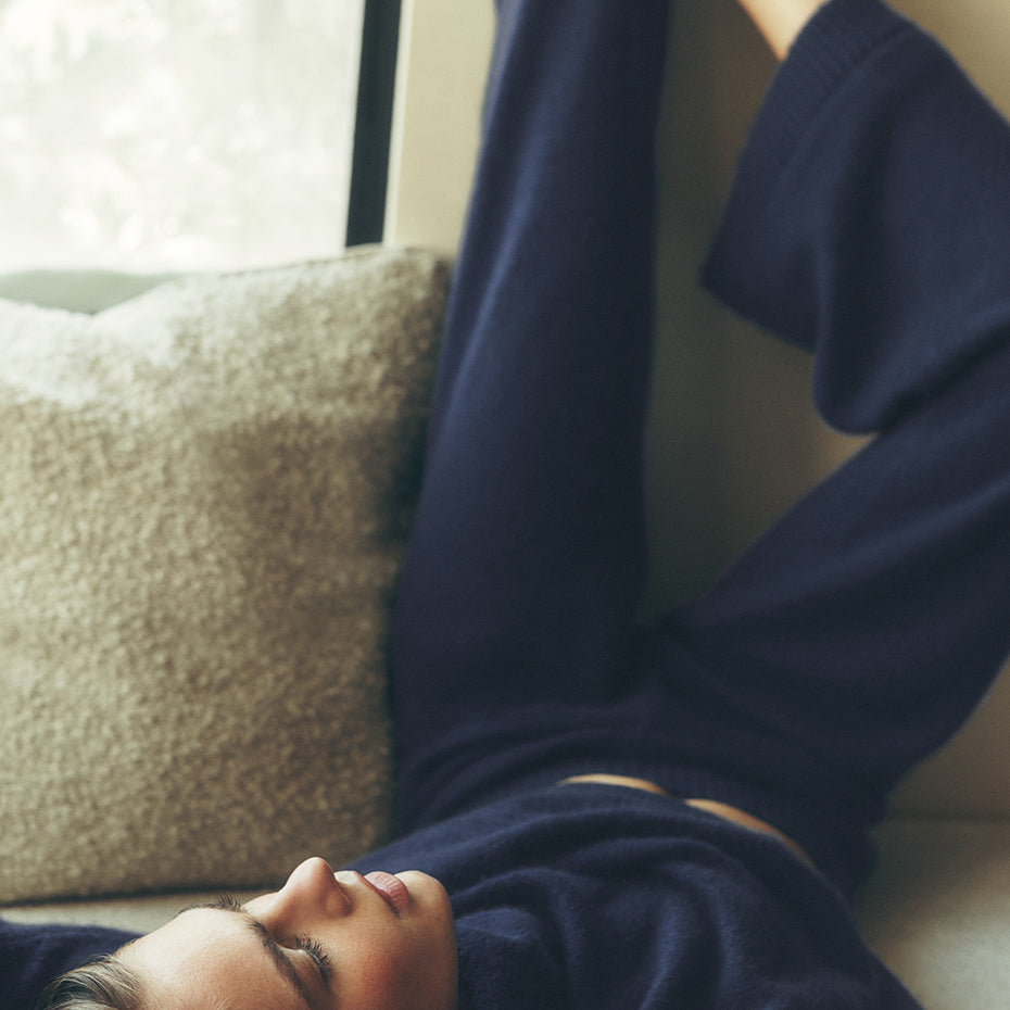 Wool Cashmere High-Waist New Class Wide Leg Pant - Navy