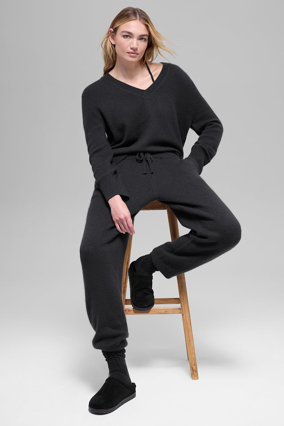 Wool Cashmere High-Waist New Class Jogger - Black