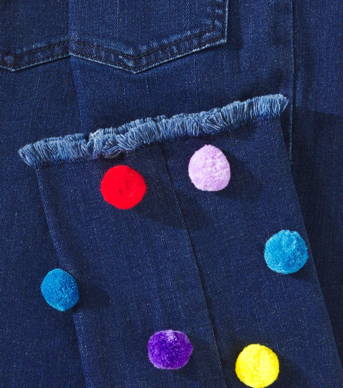Stella McCartney Kids - جينز بقصة مستقيمة ومزين بكرات بوم بوم