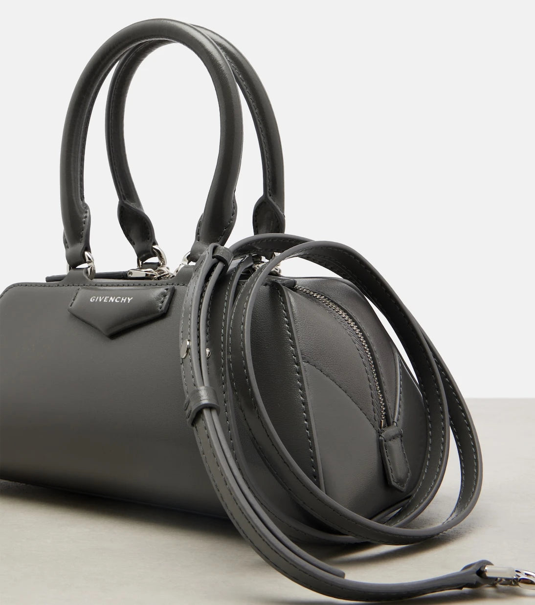 Givenchy - Antigona Cube Mini leather tote bag