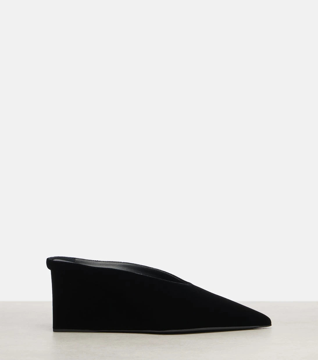 Alaïa - Cube 75 velvet wedge mules