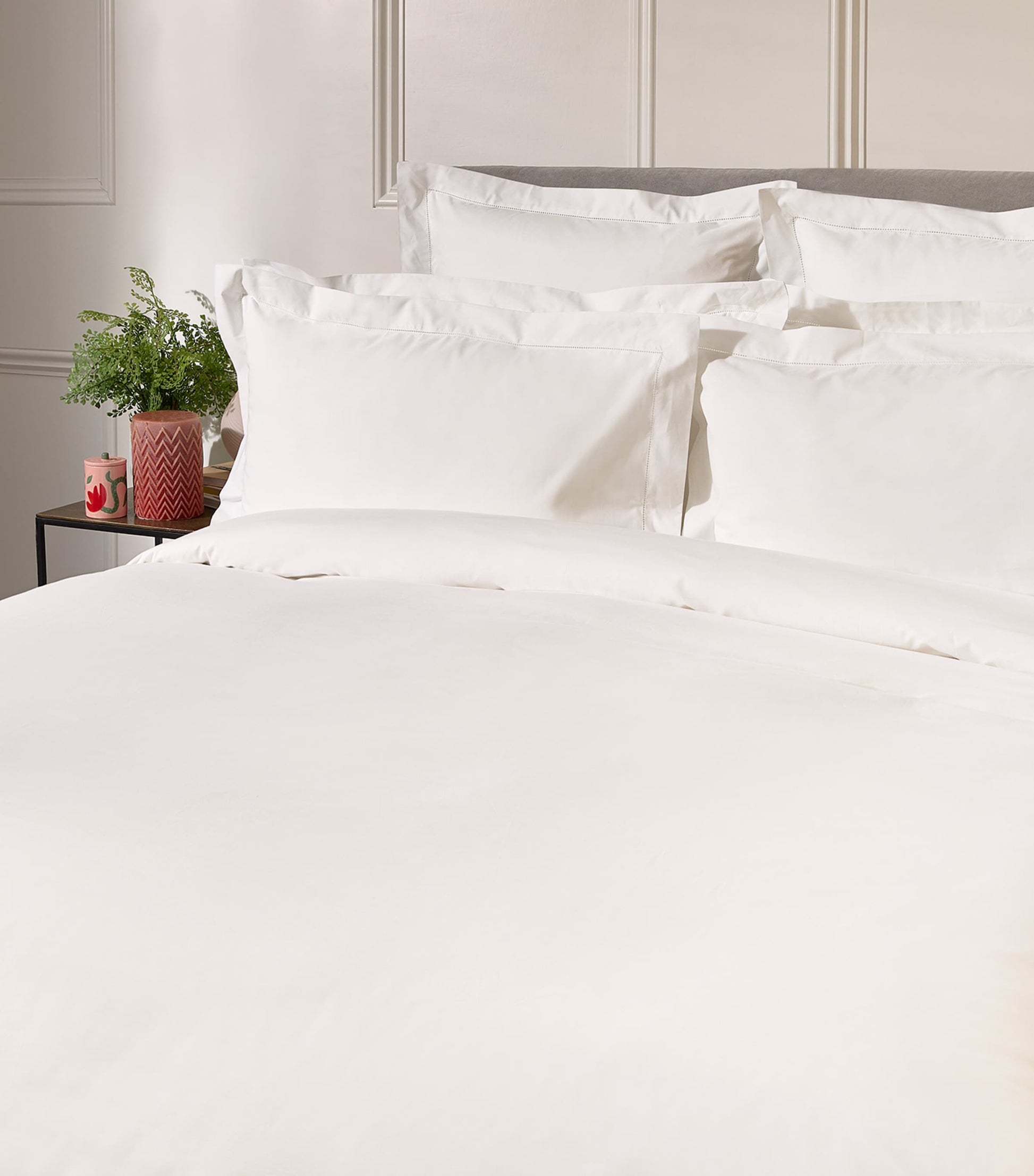 Cadogan Emperor Fitted Sheet (215cm x 215cm)