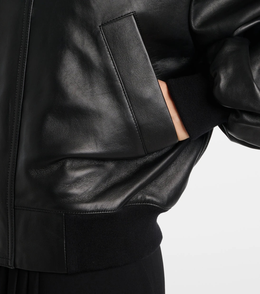 Balenciaga - سترة جلدية