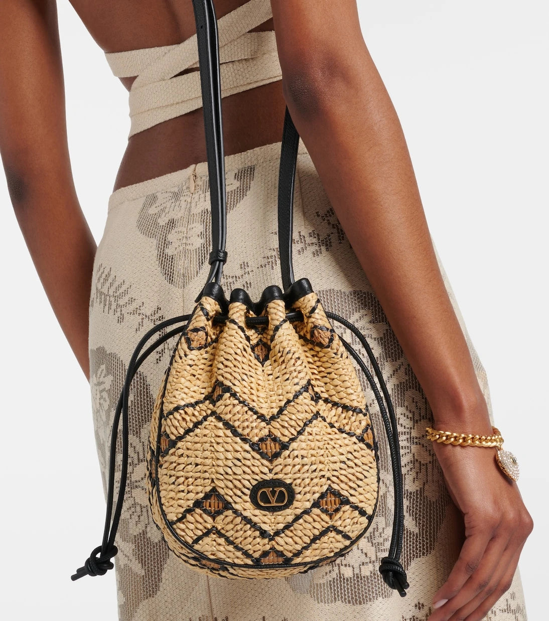 Valentino Garavani - VLogo Mini raffia bucket bag