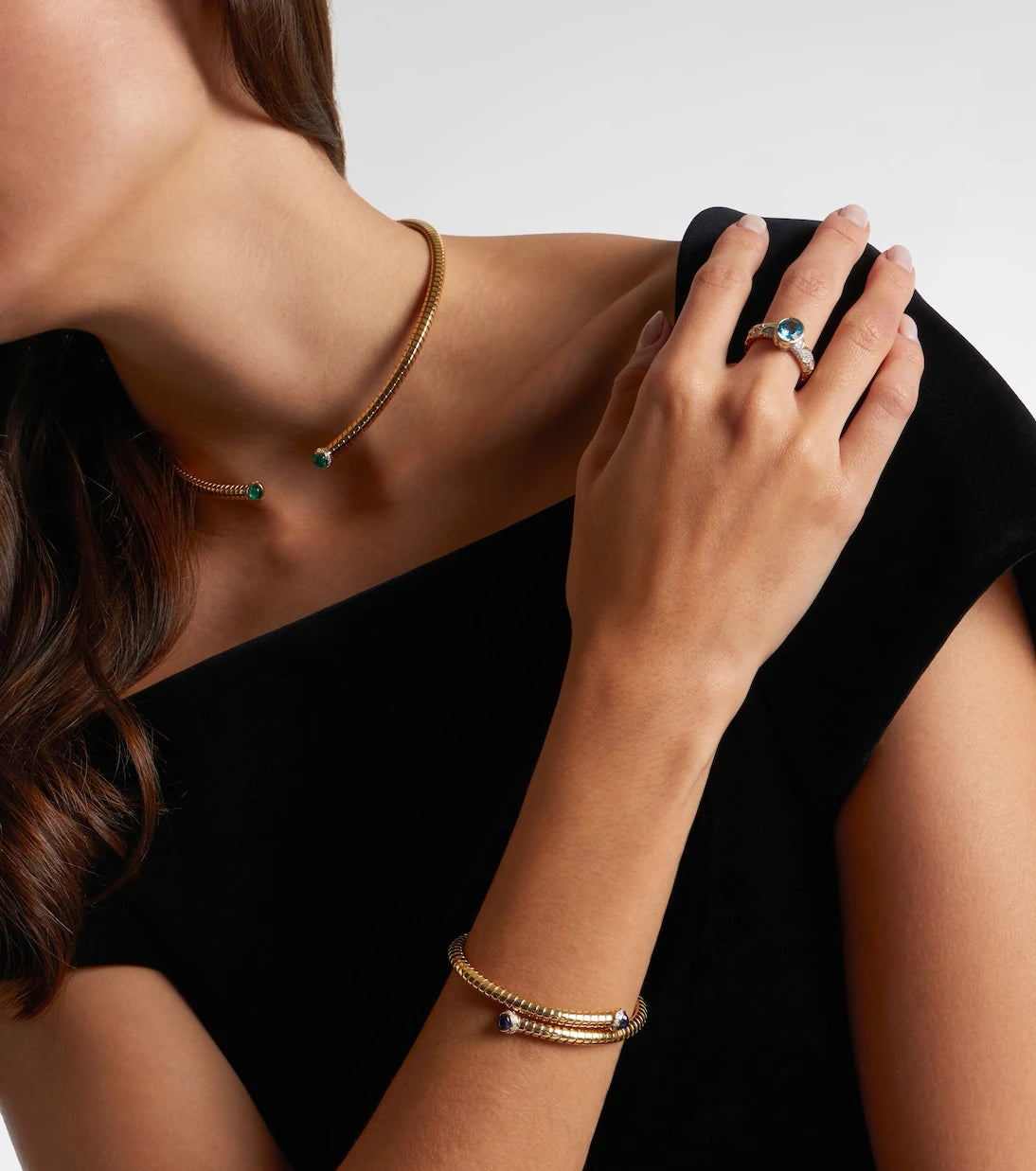 Marina B - 18kt yellow gold bangle with blue sapphires and diamonds
