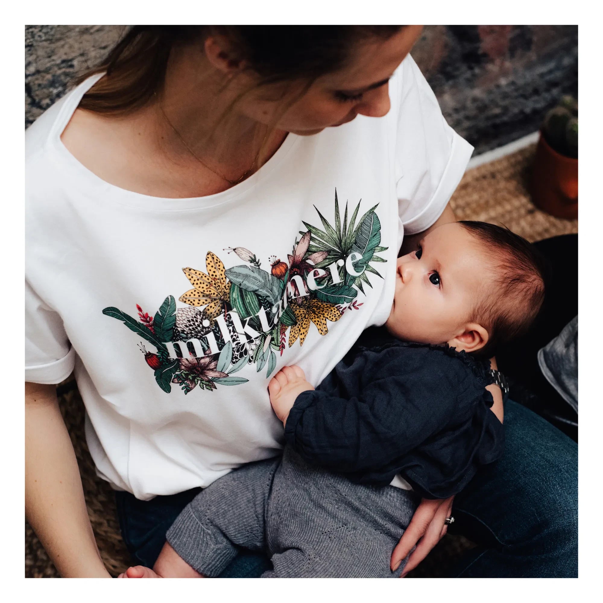 Tajinebanane - Milktamère Breastfeeding T-shirt | White