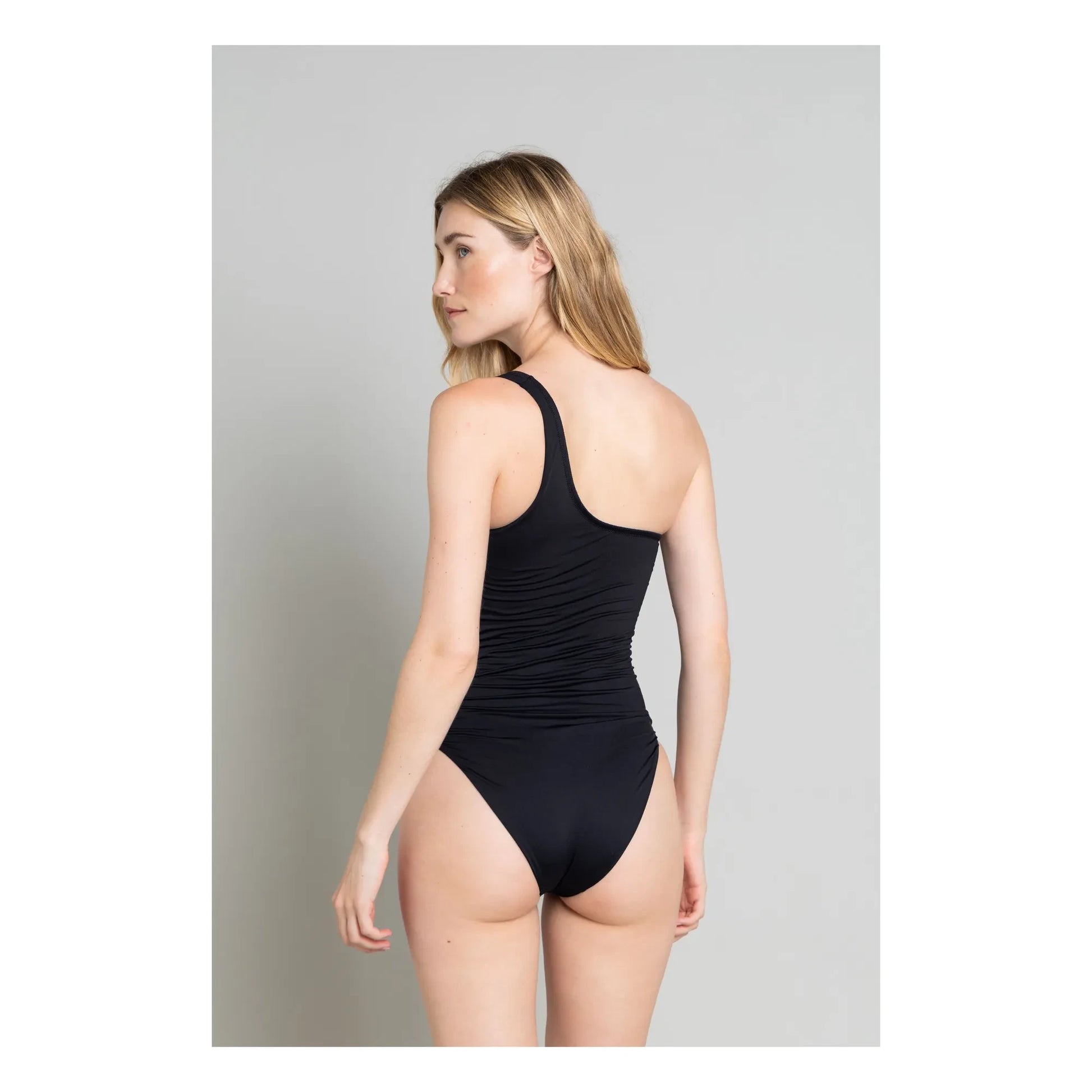 Smallable Woman - Janet Asymmetrical 1-Piece Swimsuit | Black