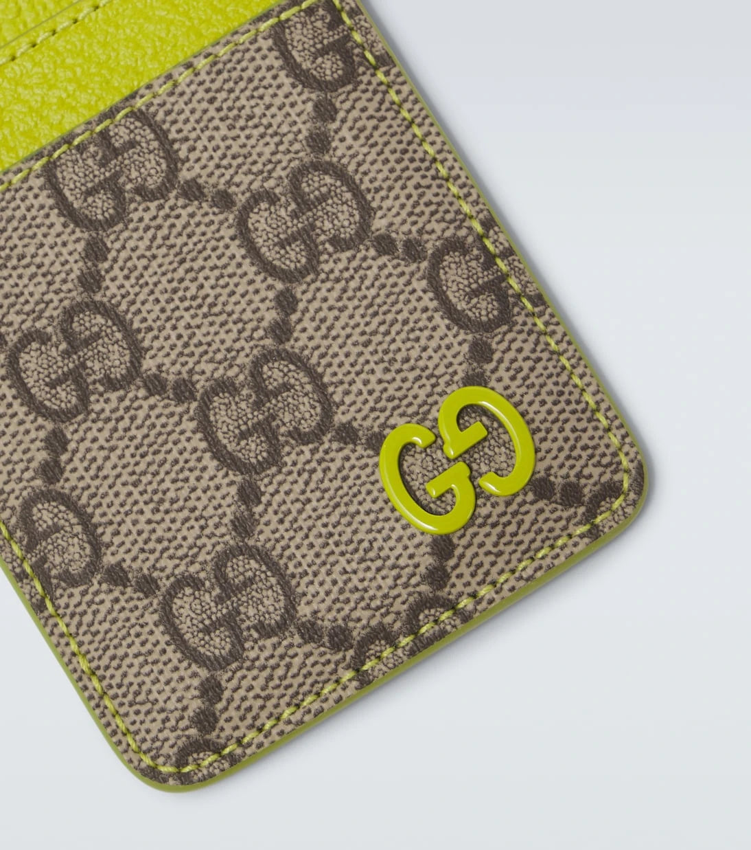 Gucci - حامل بطاقات من قماش GG والجلد