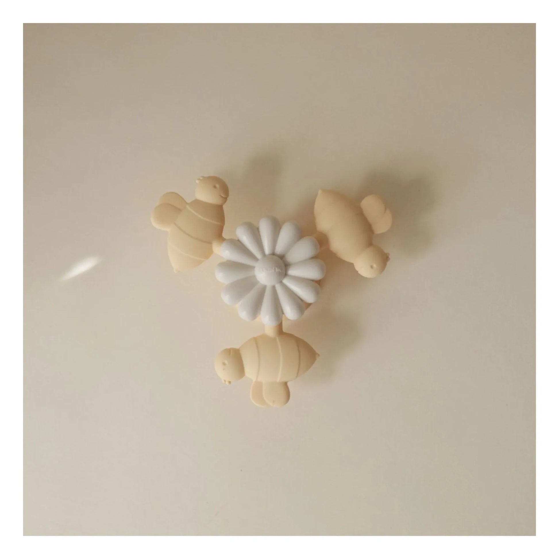 Mushie - Awakening toy with suction cup Bees | Yellow