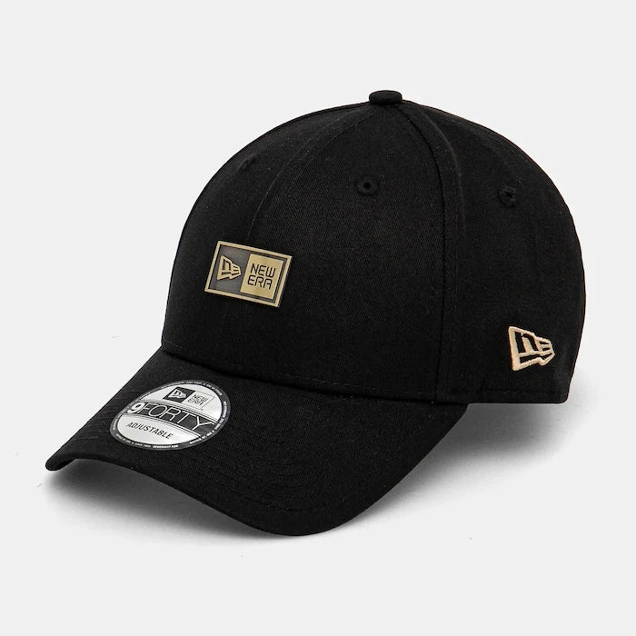 Памучна шапка с козирка New Era NE BADGE 940