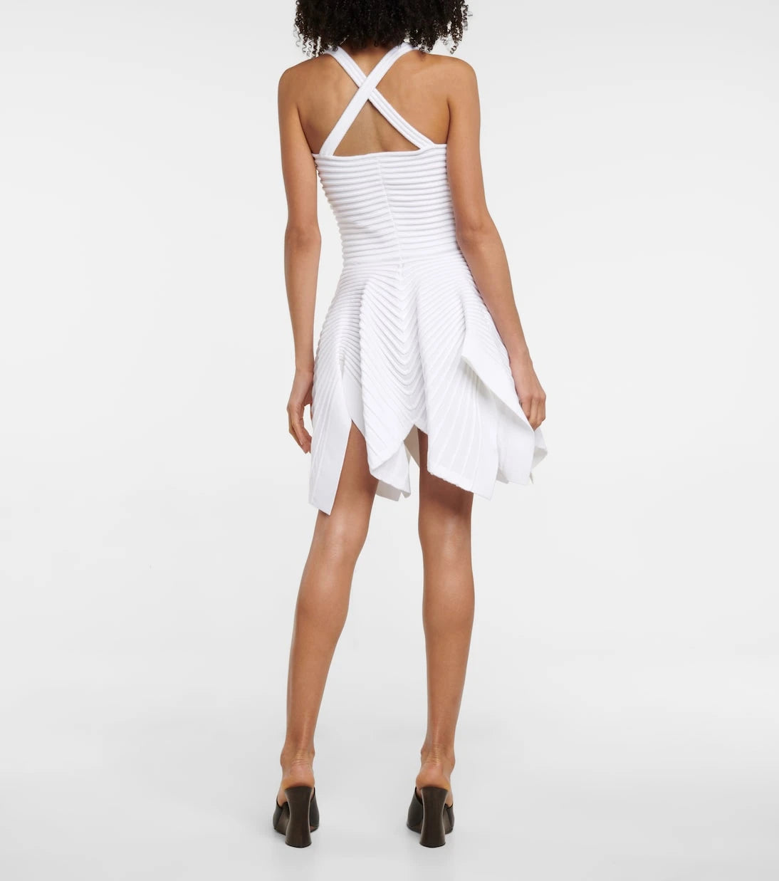 Alaïa - فستان قصير منسوج بنمط مضلّع