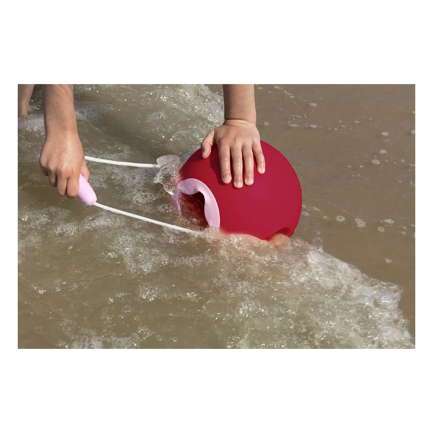 Quut - Ballo Bucket | Cherry red