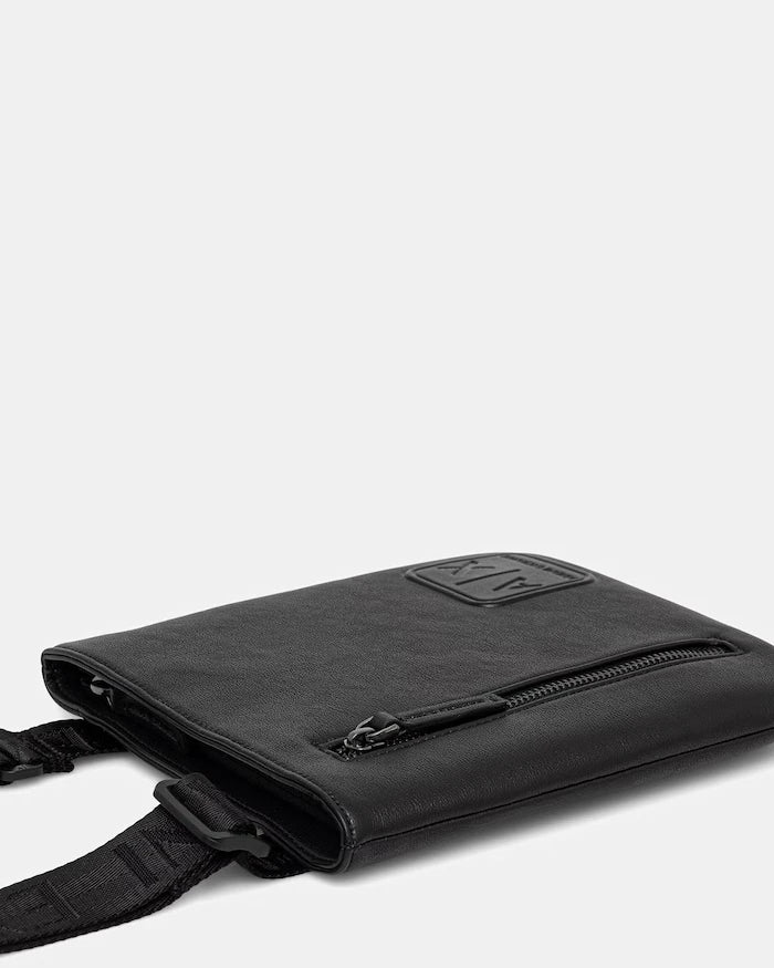 Armani Exchange Erkek Omuz Çantası