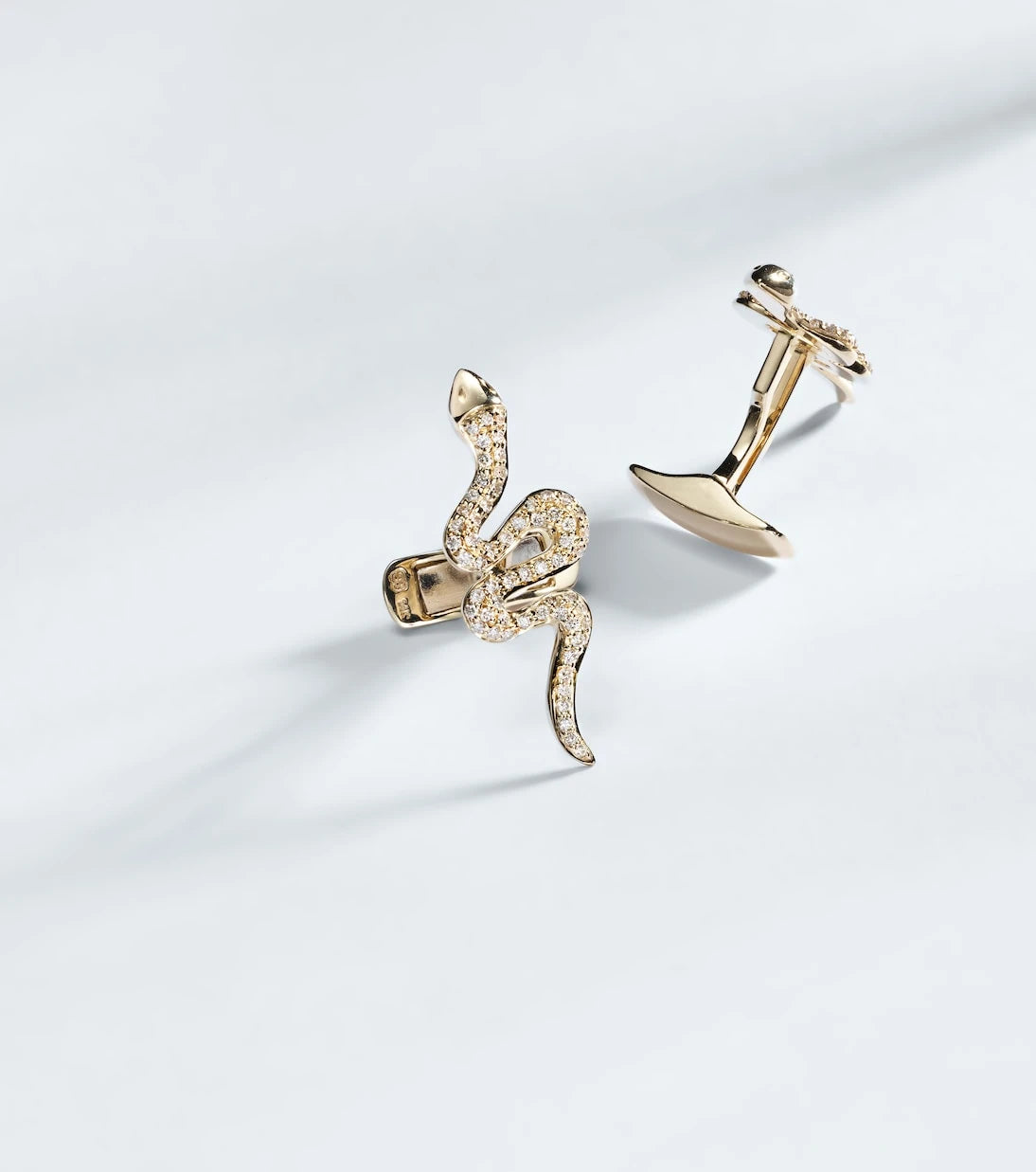 Sydney Evan - Snake 14kt gold cufflinks with diamonds