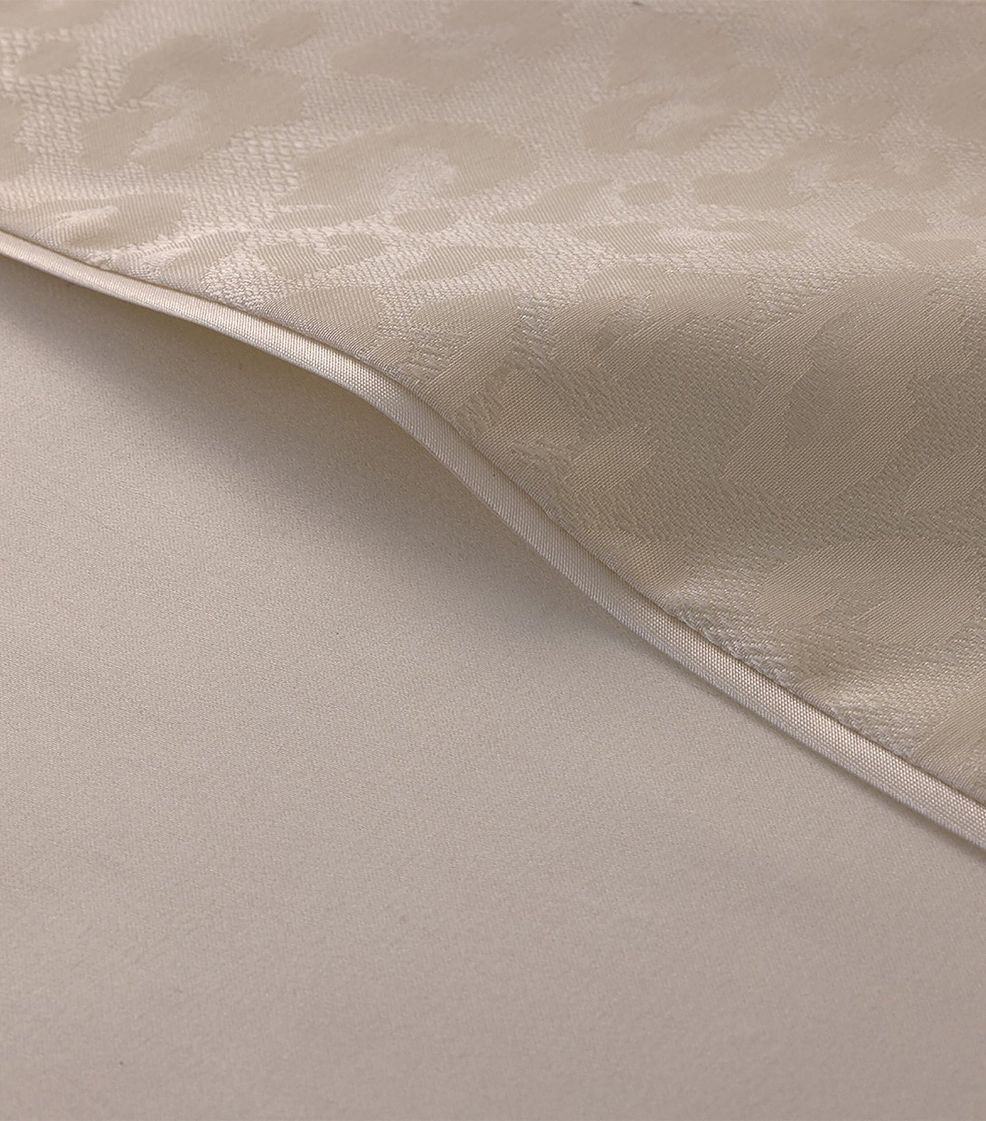 Yves Delorme Leopard Super King Flat Sheet (270cm x 295cm)