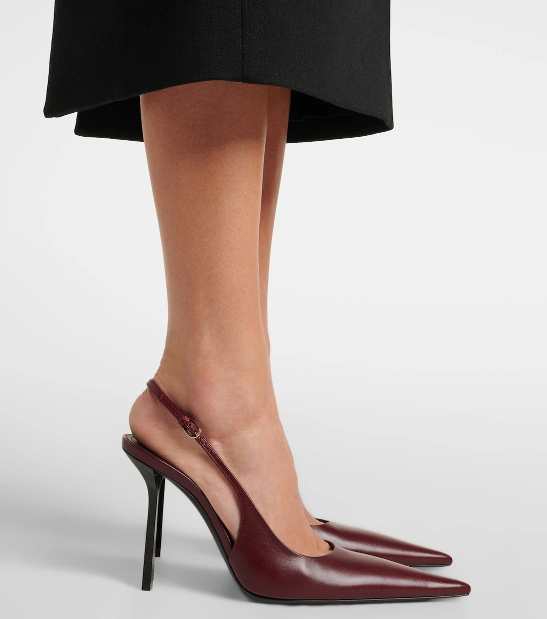 فيكتوريا بيكهام - حذاء فيكتوريا فلات بخاصية Slingback من الجلد