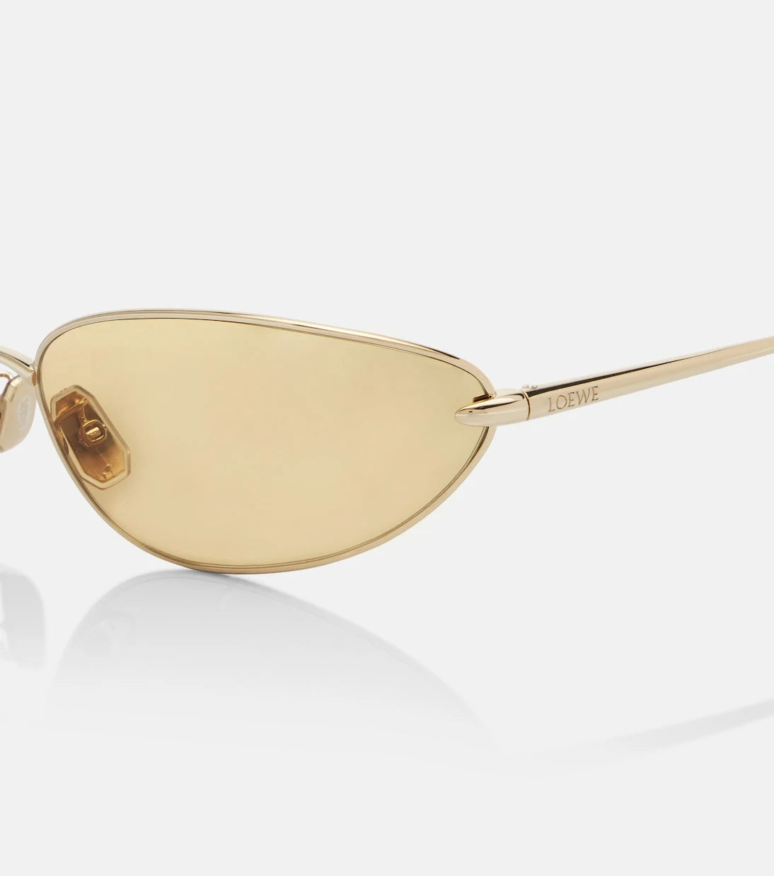 Loewe - نظارات شمسية بيضاوية مميزة