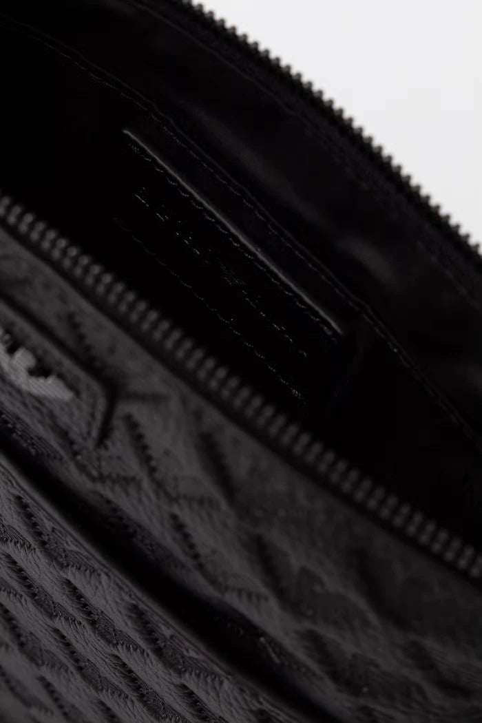 Emporio Armani erkek deri omuz çantası