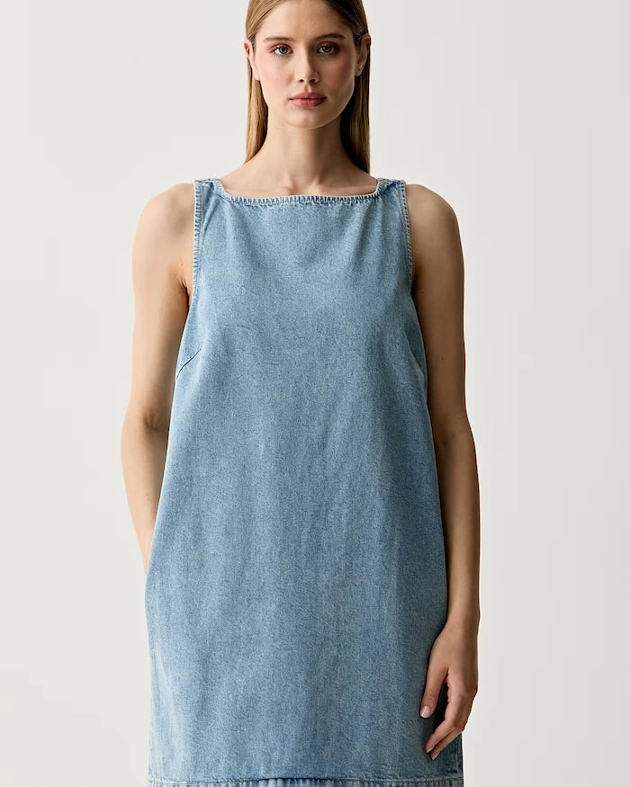 Calvin Klein Jeans рокля от деним