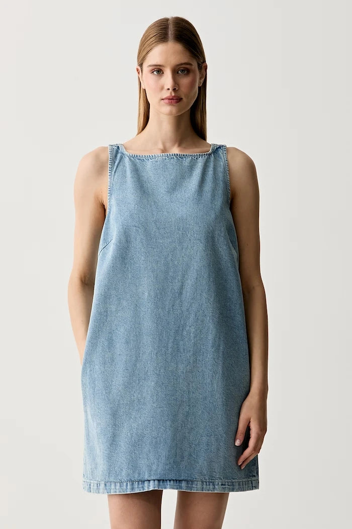 Calvin Klein Jeans деним рокля