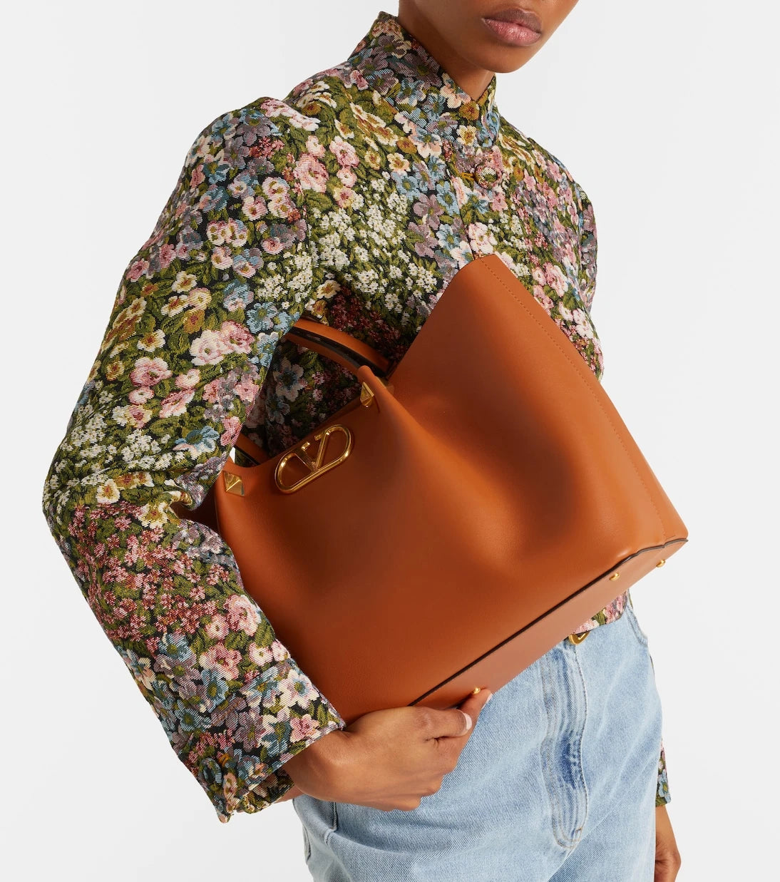 Valentino Garavani - VLogo Medium leather tote bag