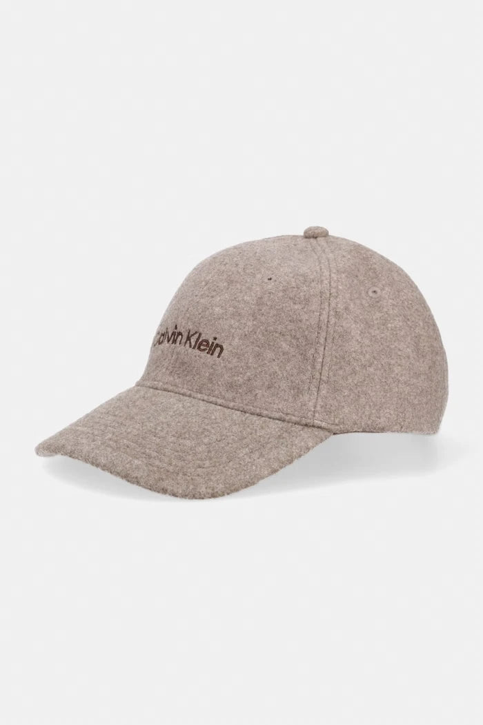 Calvin Klein kadın siperlikli şapka