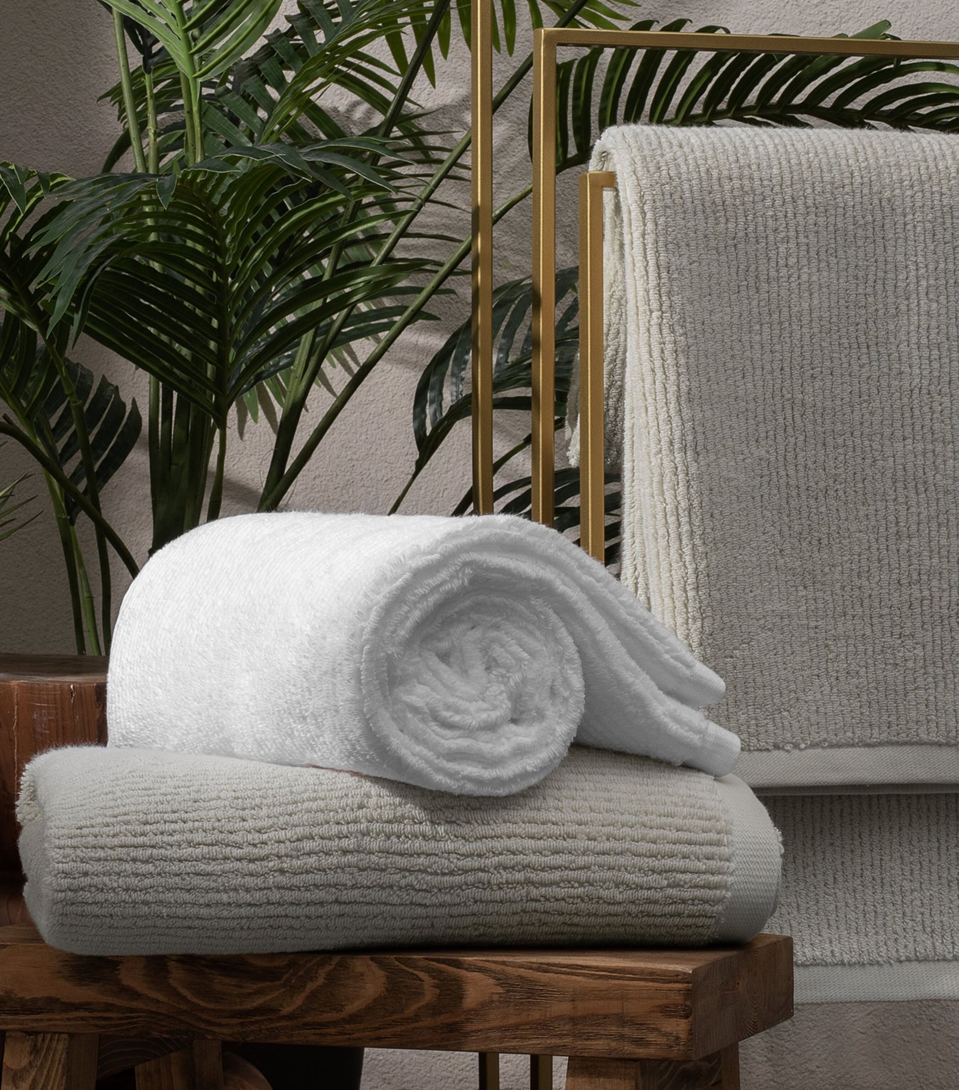 Organic Cotton Raya Bath Towel (76cm x 142cm)