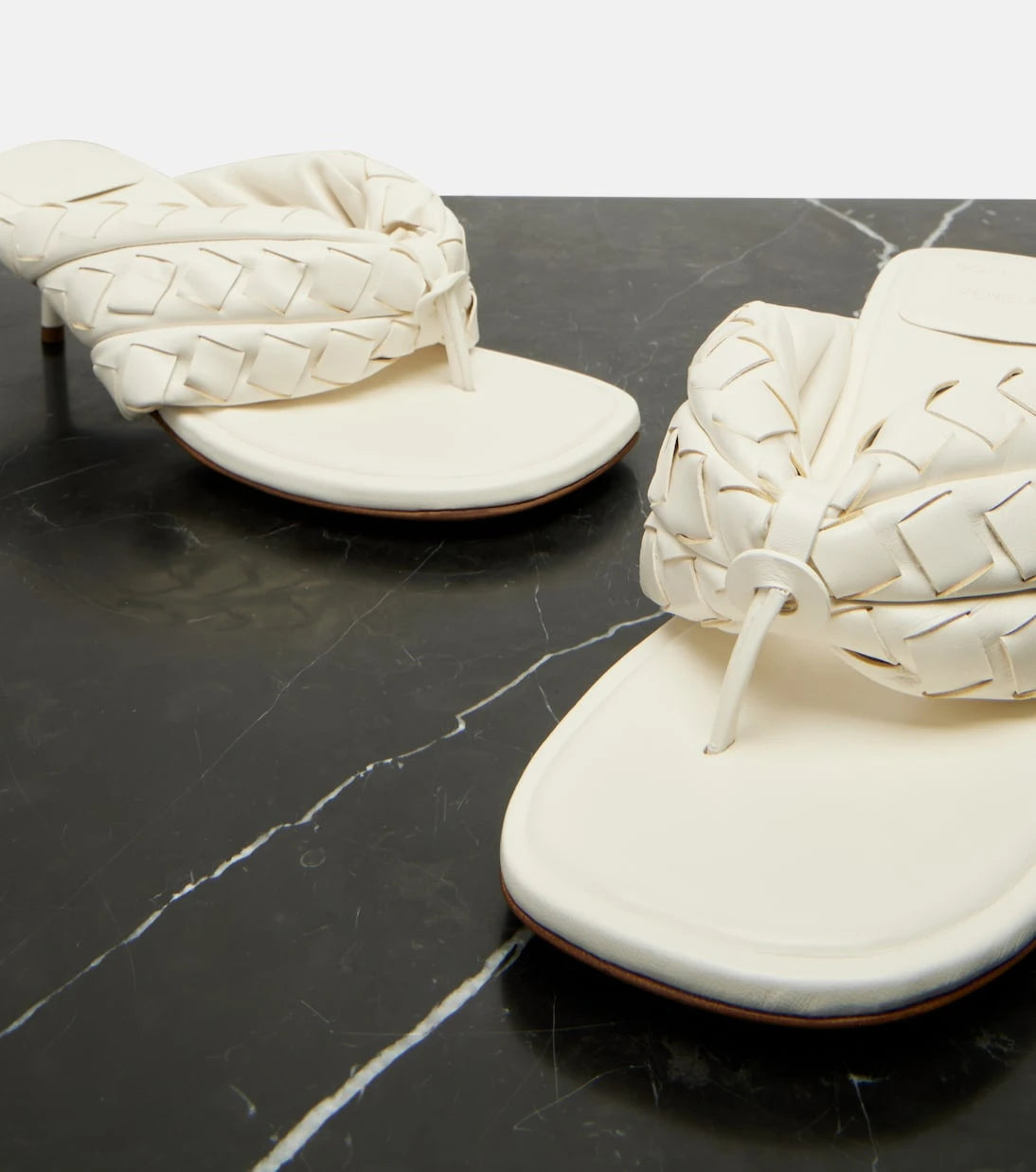 Bottega Veneta - Salsa Intrecciato leather thong sandals