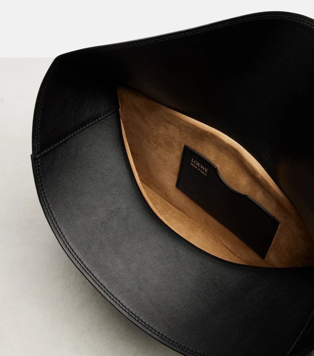 Loewe - حقيبة كتف Ola Medium من الجلد