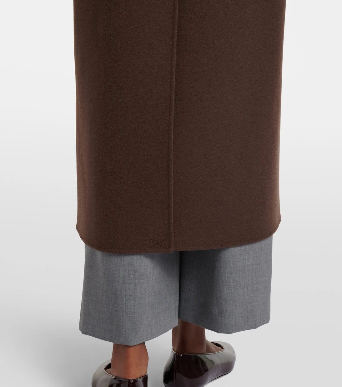 'S Max Mara - معطف بولدو من صوف الفيرجن ملفوف