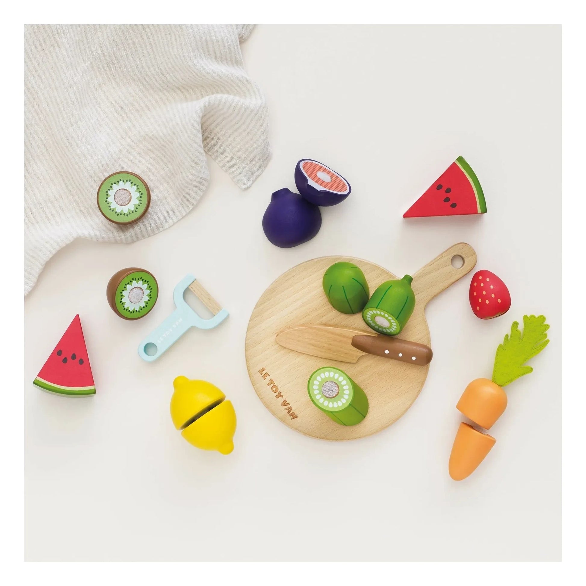 Le Toy Van - Cutting board and food