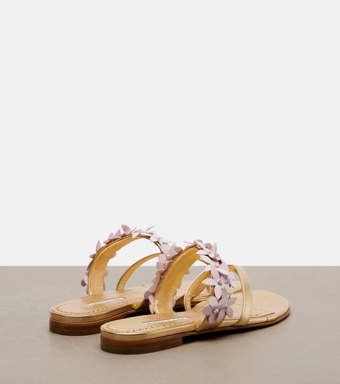 Manolo Blahnik - Fiosa appliqué leather thong sandals