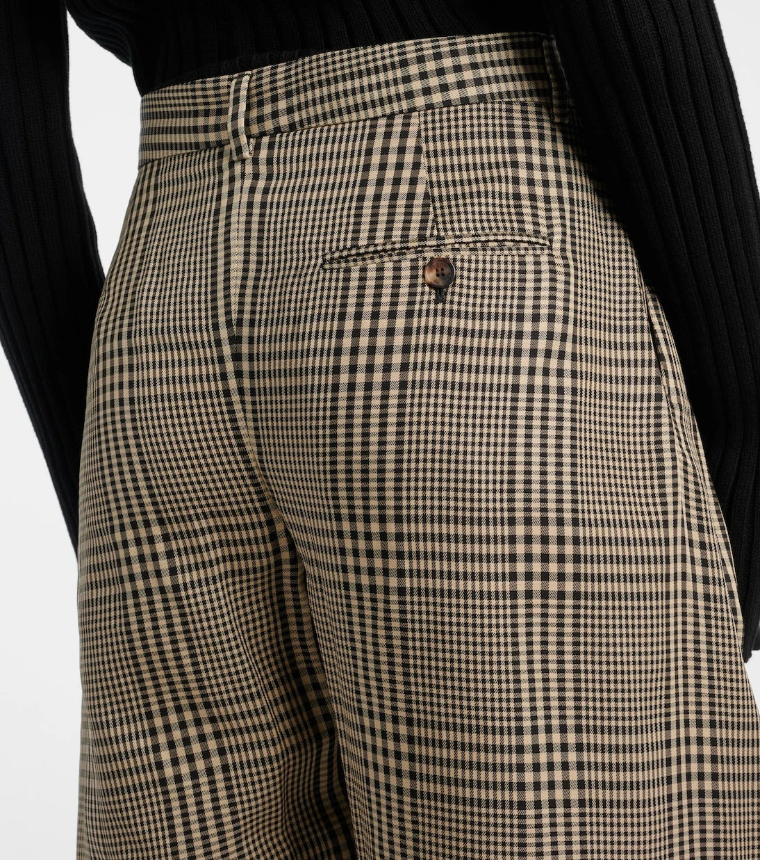 Acne Studios - بنطلون كاروهات بقصة ساق برميلية وخصر متوسط الارتفاع