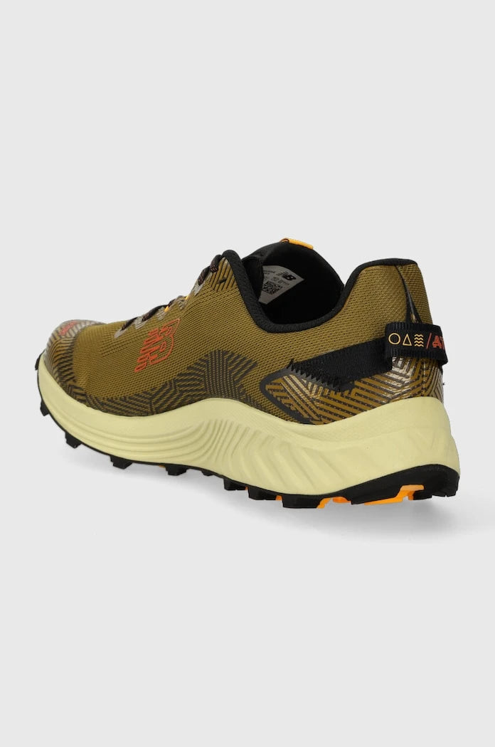 Обувки за бягане New Balance FuelCell Summit Unknown v4 MTUNKNW4