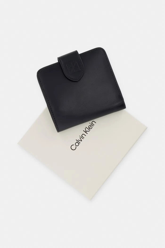 Calvin Klein kadın deri cüzdan