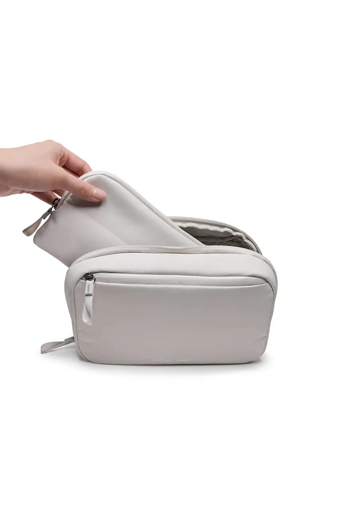 2'si 1 arada seyahat organizatörü Orbitkey Tech Pouch x KonMari 23 x 14 x 8 cm