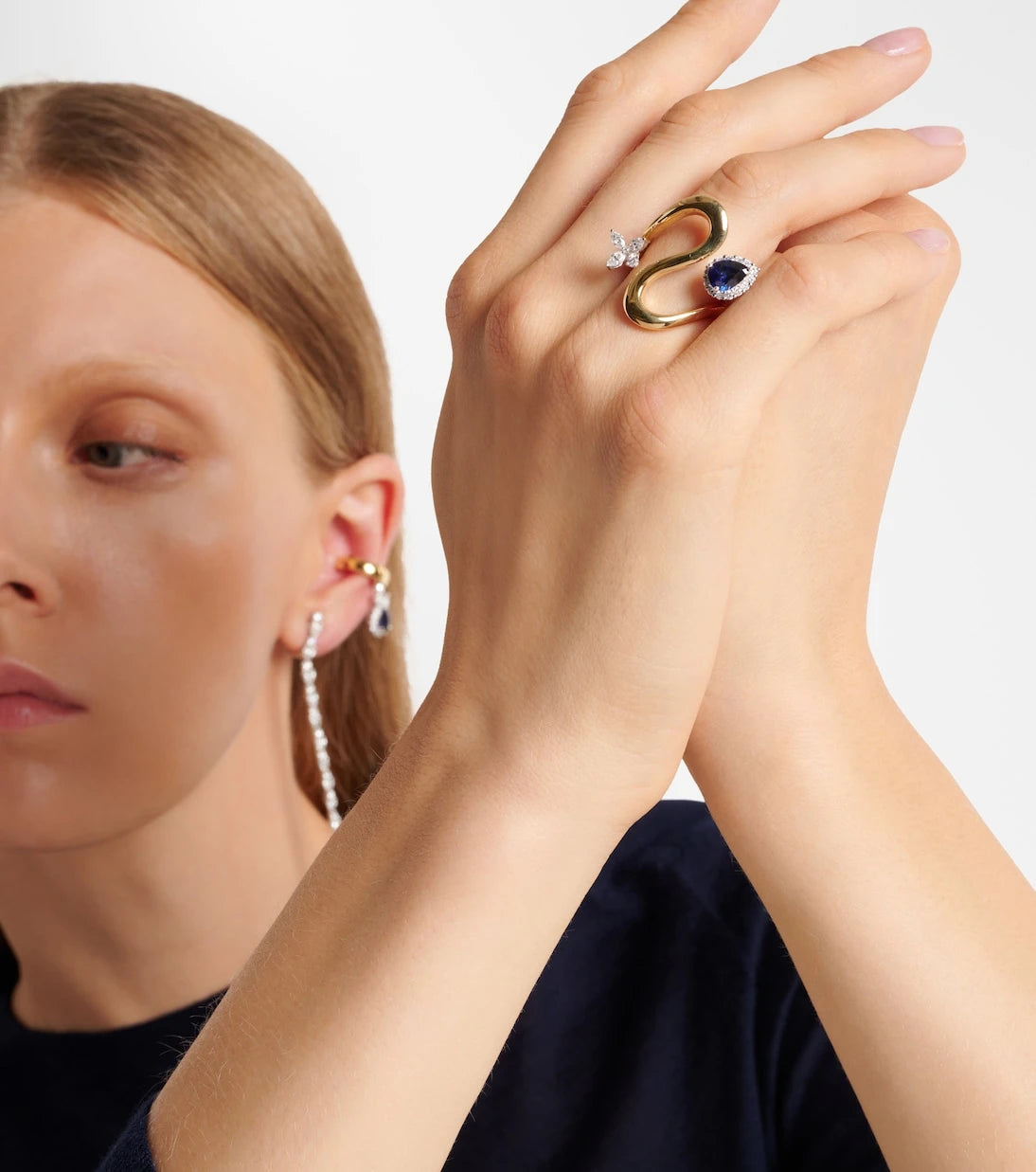 Yeprem - Reign Supreme 18kt gold ring with diamonds and sapphires
