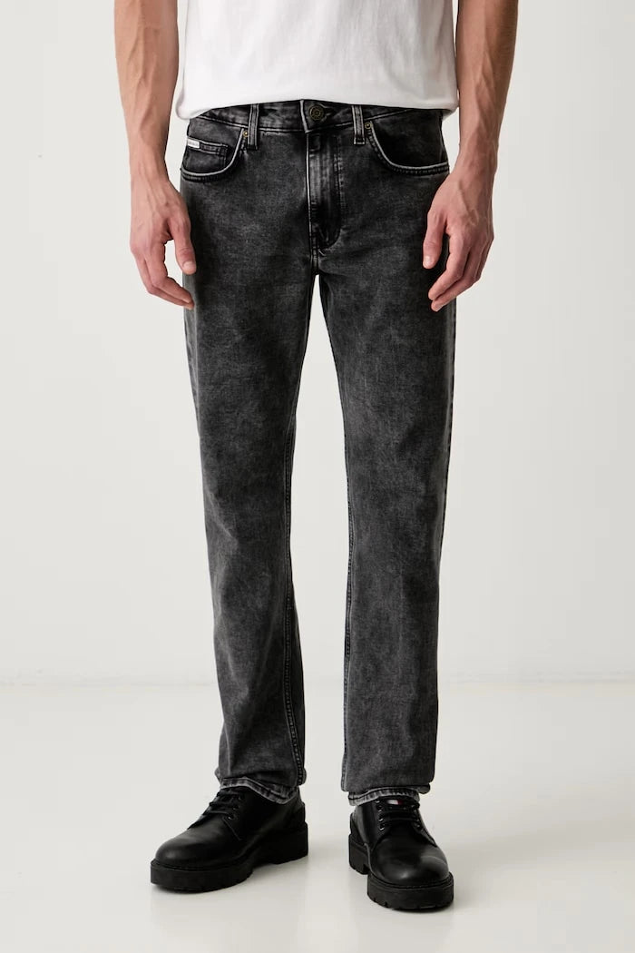 Guess Jeans erkek slim fit kot pantolon