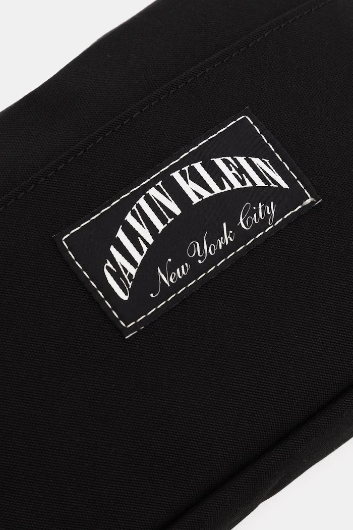 Calvin Klein чанта за рамо