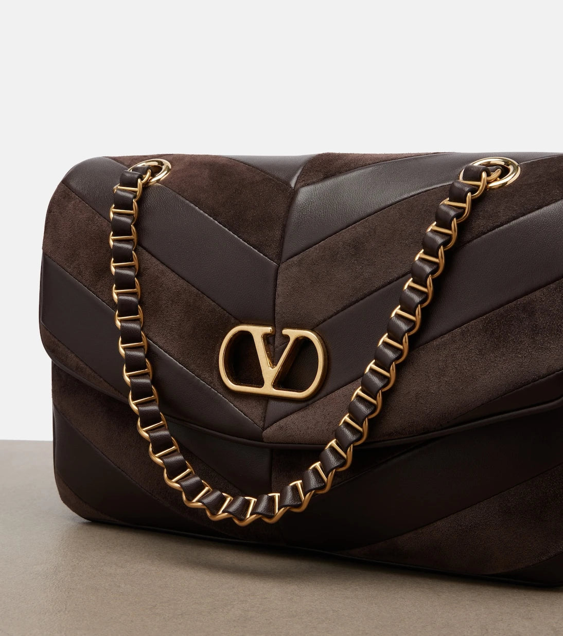 Valentino Garavani - Djuna Medium chevron leather shoulder bag
