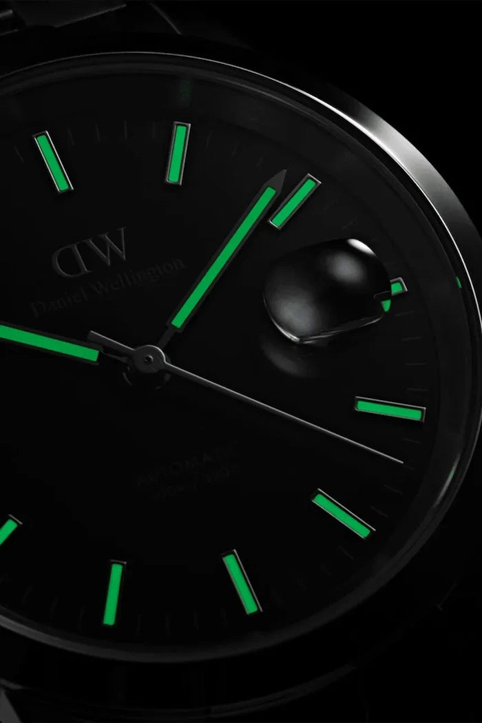 Часовник Daniel Wellington