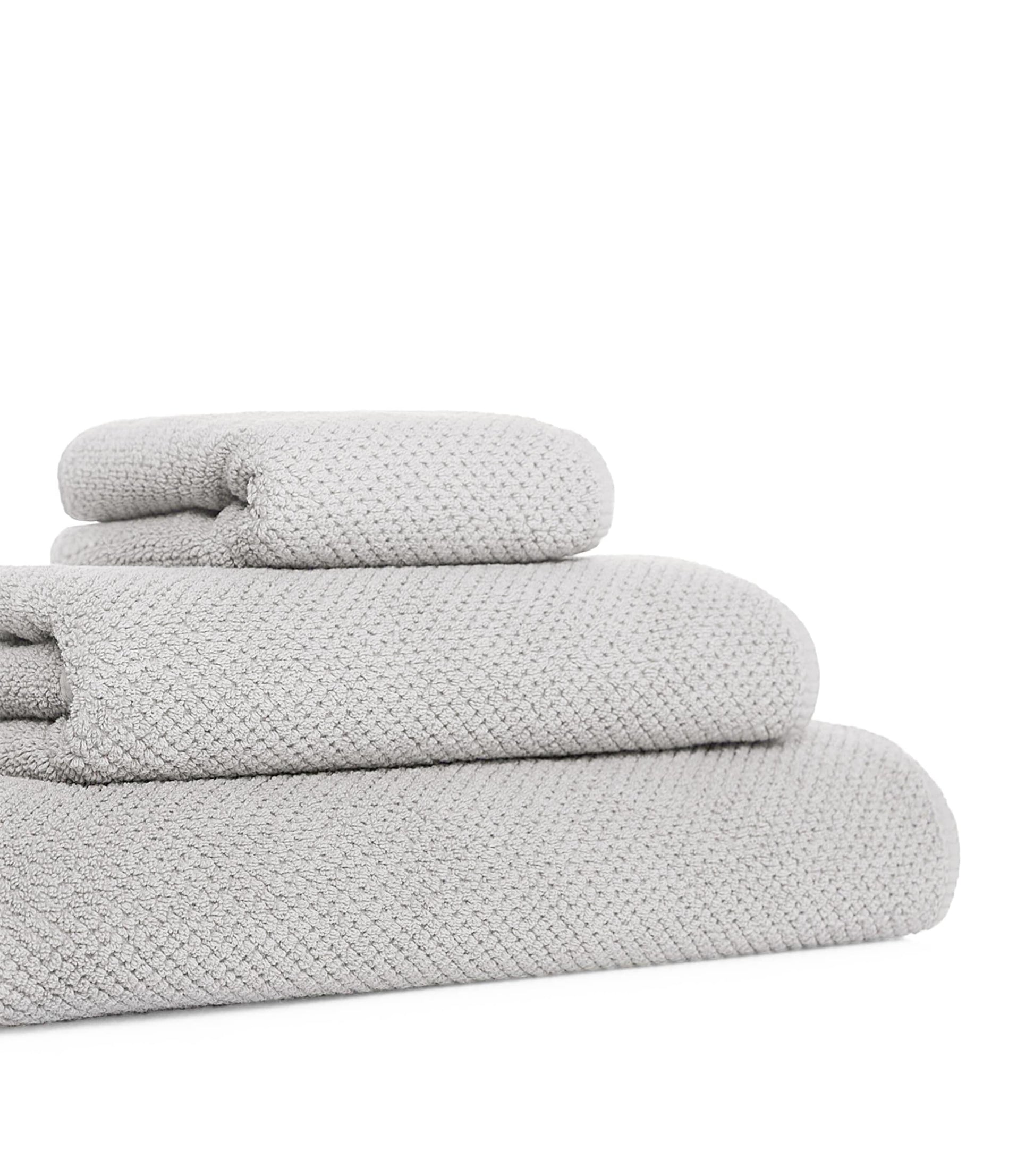 Bee Waffle Bath Towel (70cm x 140cm)