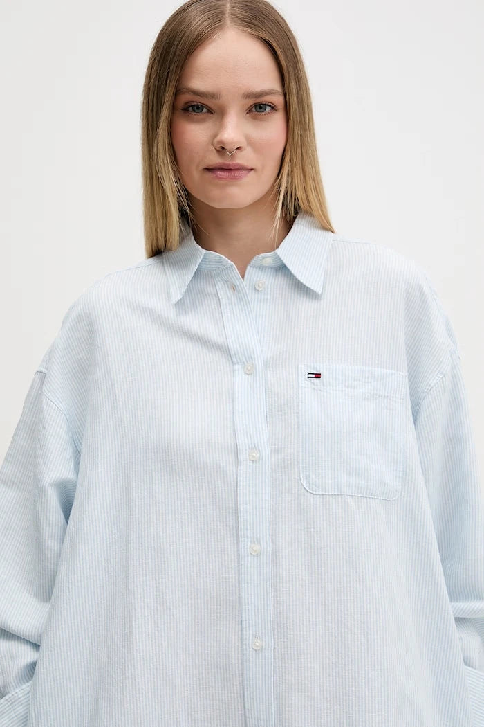 Tommy Jeans рокля тип риза с лен